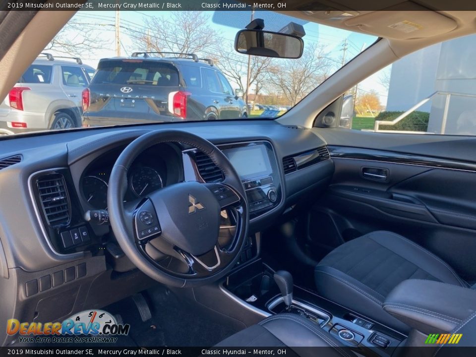 Black Interior - 2019 Mitsubishi Outlander SE Photo #3