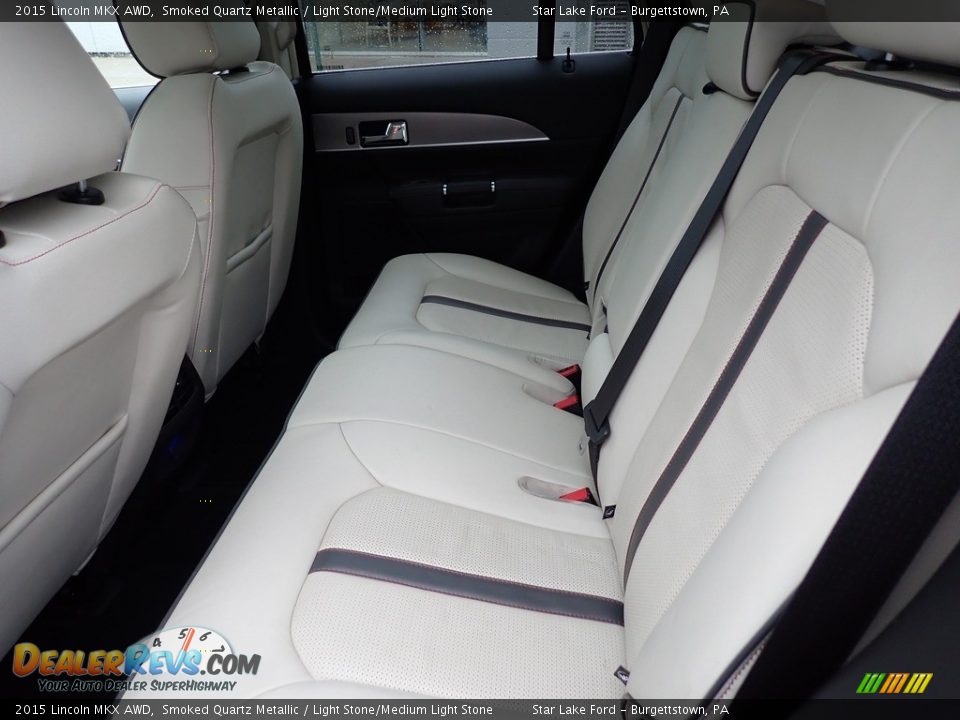 Rear Seat of 2015 Lincoln MKX AWD Photo #11