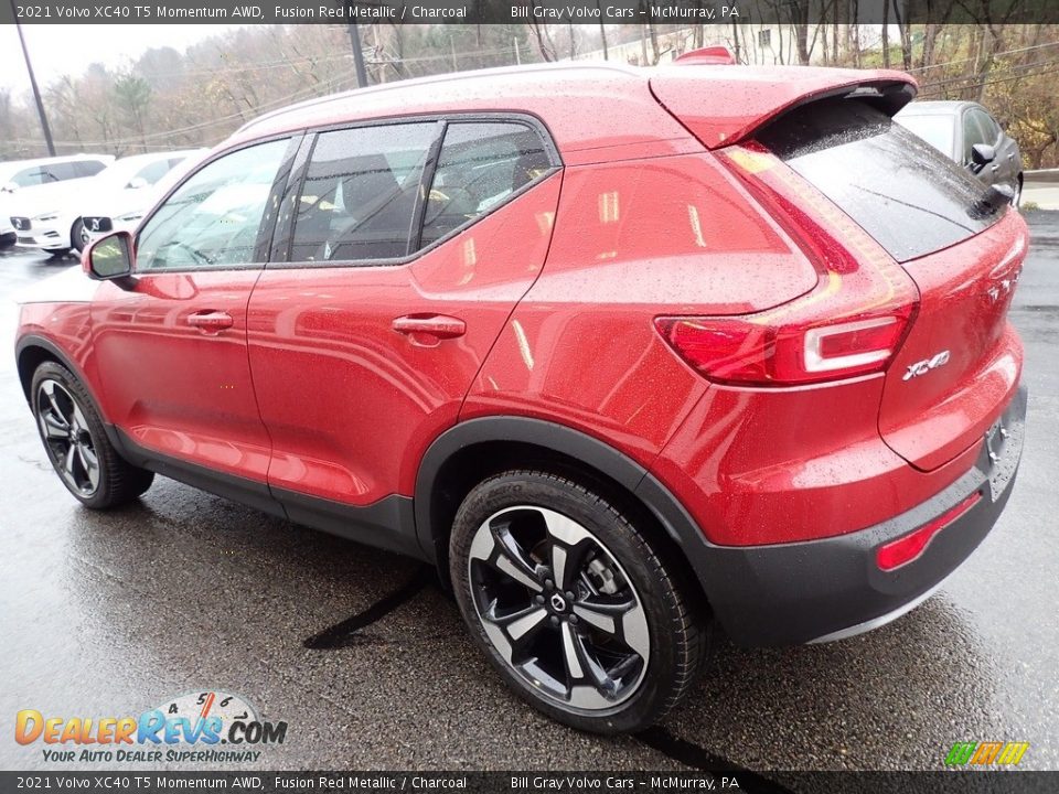2021 Volvo XC40 T5 Momentum AWD Fusion Red Metallic / Charcoal Photo #4