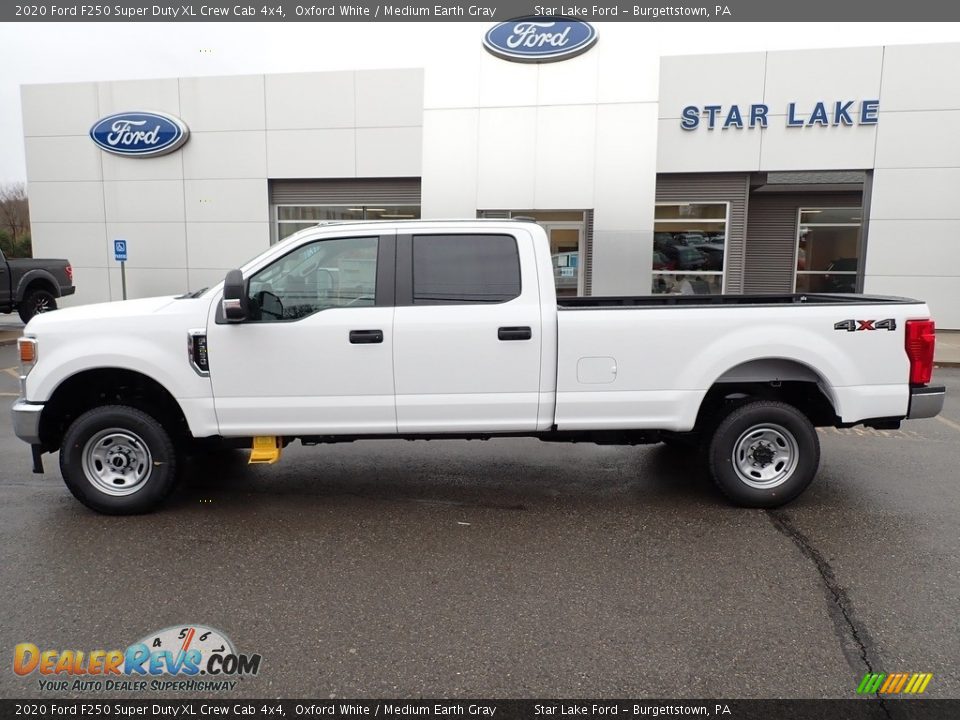 2020 Ford F250 Super Duty XL Crew Cab 4x4 Oxford White / Medium Earth Gray Photo #2