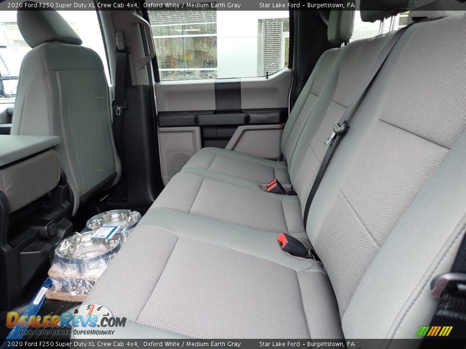 2020 Ford F250 Super Duty XL Crew Cab 4x4 Oxford White / Medium Earth Gray Photo #11