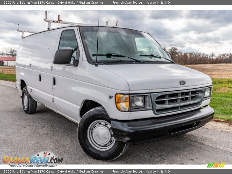 2000 Ford E Series Van E150 Cargo Oxford White / Medium Graphite Photo #1