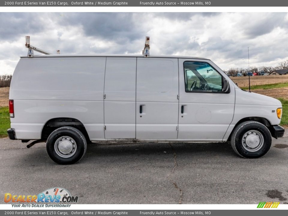 2000 Ford E Series Van E150 Cargo Oxford White / Medium Graphite Photo #3