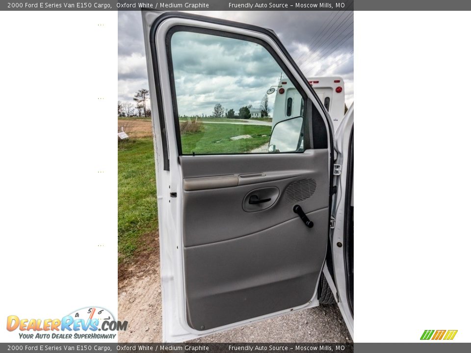 2000 Ford E Series Van E150 Cargo Oxford White / Medium Graphite Photo #21