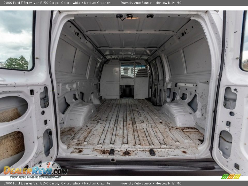 2000 Ford E Series Van E150 Cargo Oxford White / Medium Graphite Photo #22