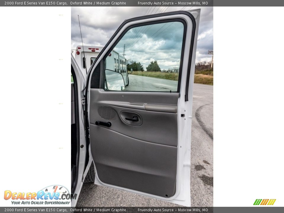 2000 Ford E Series Van E150 Cargo Oxford White / Medium Graphite Photo #26