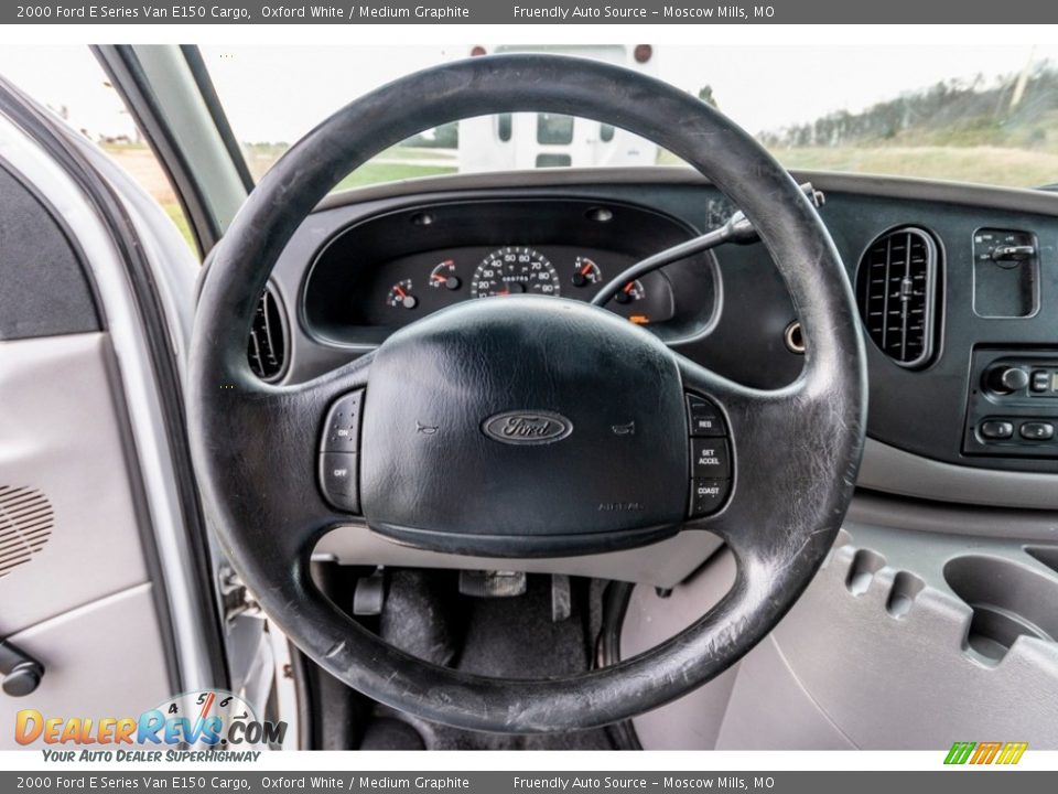 2000 Ford E Series Van E150 Cargo Oxford White / Medium Graphite Photo #32