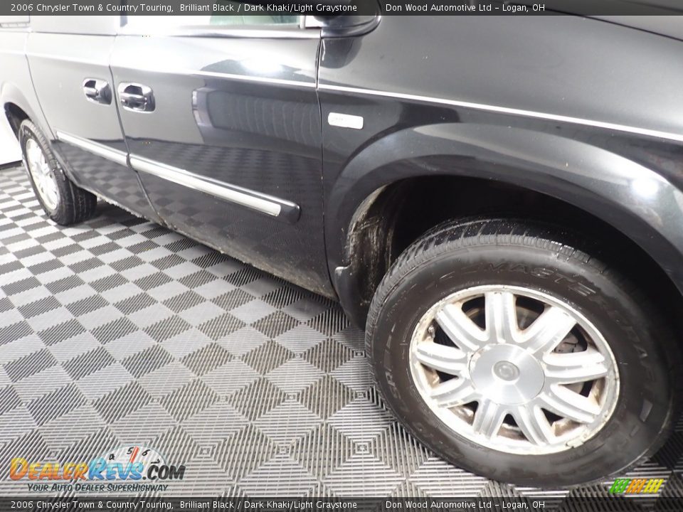 2006 Chrysler Town & Country Touring Brilliant Black / Dark Khaki/Light Graystone Photo #5