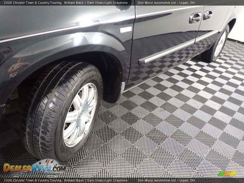2006 Chrysler Town & Country Touring Brilliant Black / Dark Khaki/Light Graystone Photo #10