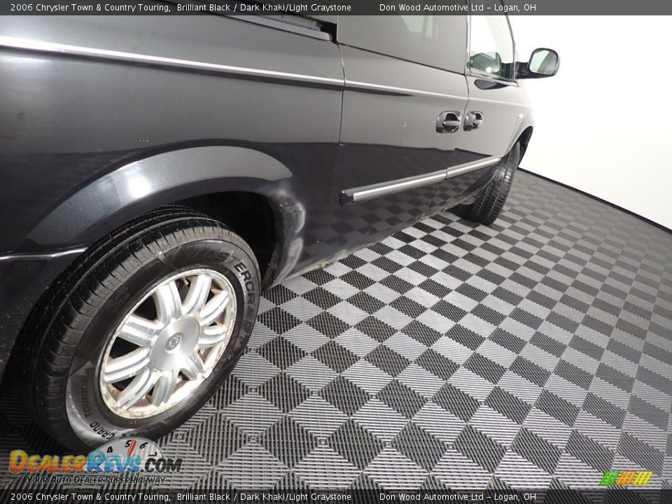 2006 Chrysler Town & Country Touring Brilliant Black / Dark Khaki/Light Graystone Photo #15