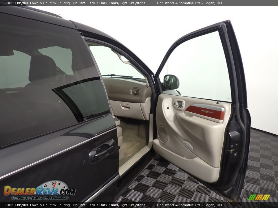 2006 Chrysler Town & Country Touring Brilliant Black / Dark Khaki/Light Graystone Photo #26