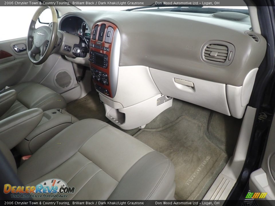 2006 Chrysler Town & Country Touring Brilliant Black / Dark Khaki/Light Graystone Photo #28