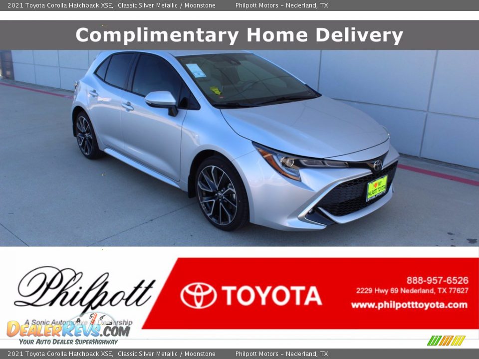 2021 Toyota Corolla Hatchback XSE Classic Silver Metallic / Moonstone Photo #1