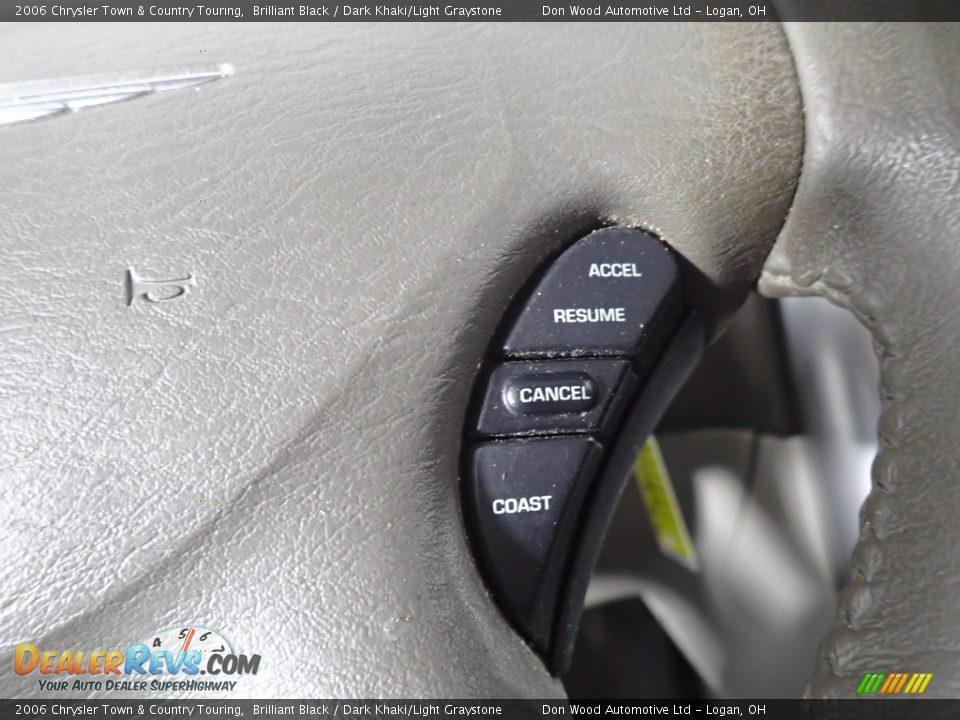 2006 Chrysler Town & Country Touring Brilliant Black / Dark Khaki/Light Graystone Photo #33