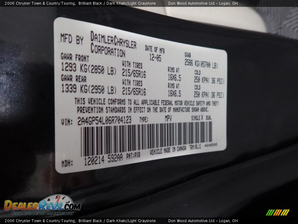 2006 Chrysler Town & Country Touring Brilliant Black / Dark Khaki/Light Graystone Photo #36