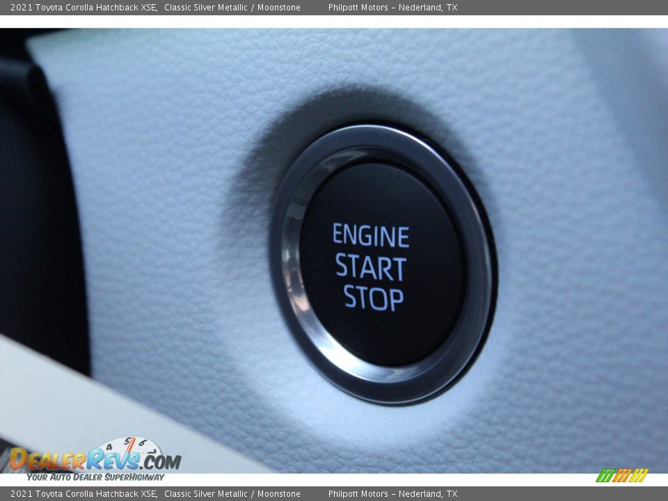 2021 Toyota Corolla Hatchback XSE Classic Silver Metallic / Moonstone Photo #17