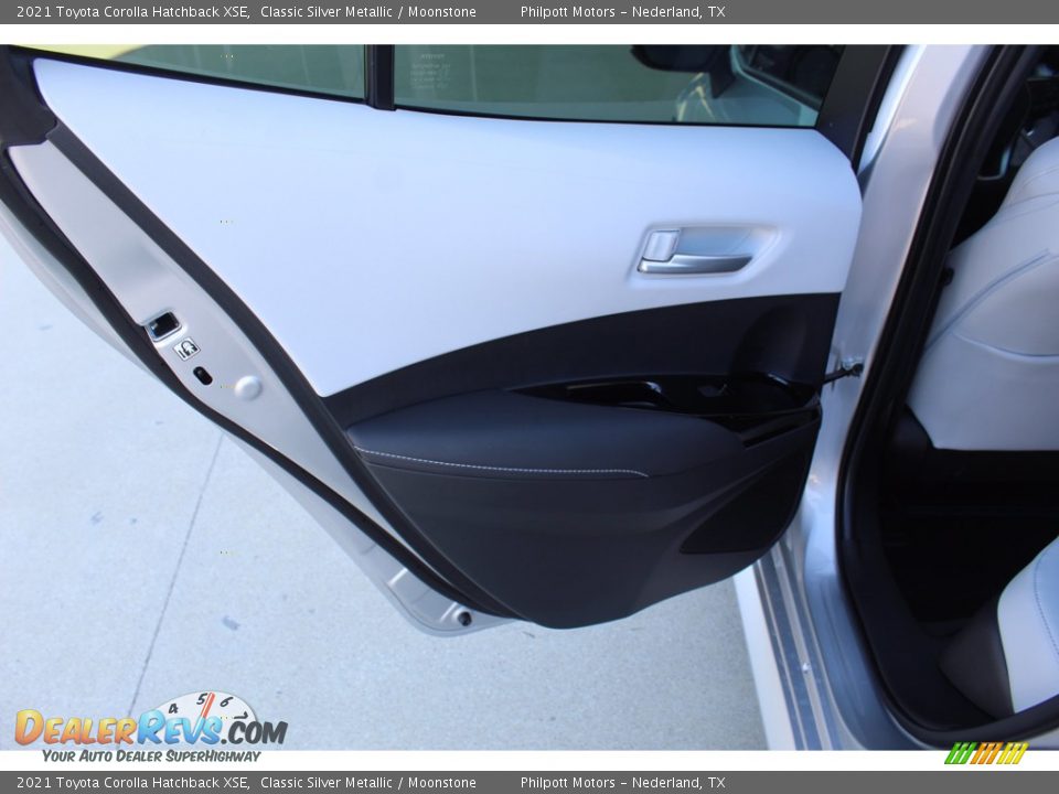 2021 Toyota Corolla Hatchback XSE Classic Silver Metallic / Moonstone Photo #19