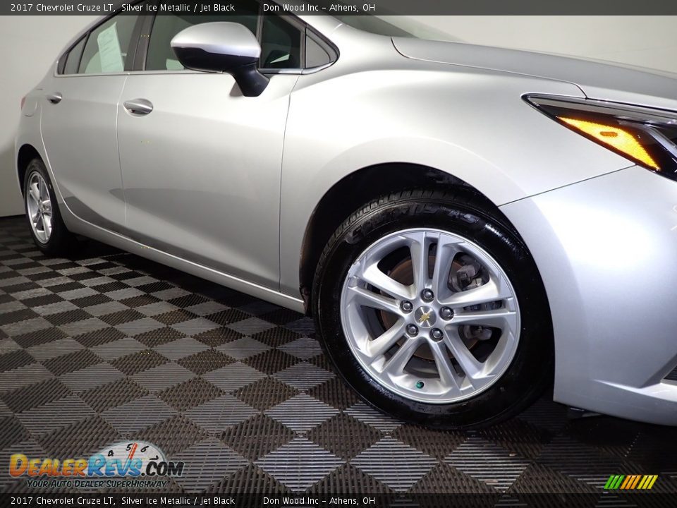 2017 Chevrolet Cruze LT Silver Ice Metallic / Jet Black Photo #3