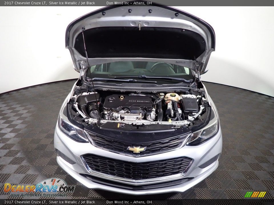 2017 Chevrolet Cruze LT Silver Ice Metallic / Jet Black Photo #5