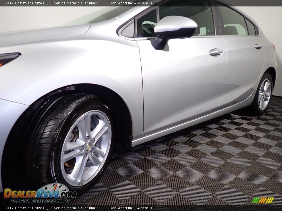 2017 Chevrolet Cruze LT Silver Ice Metallic / Jet Black Photo #8