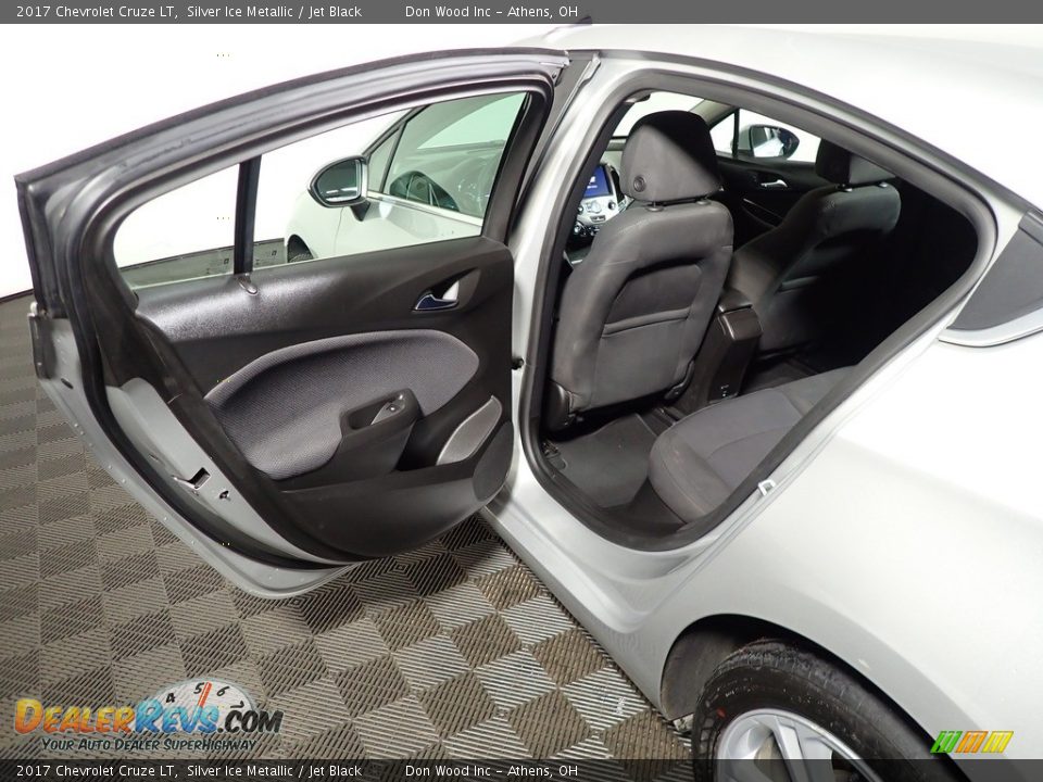 2017 Chevrolet Cruze LT Silver Ice Metallic / Jet Black Photo #20