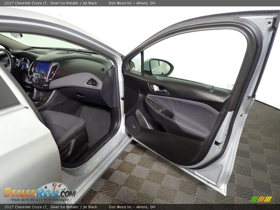 2017 Chevrolet Cruze LT Silver Ice Metallic / Jet Black Photo #24