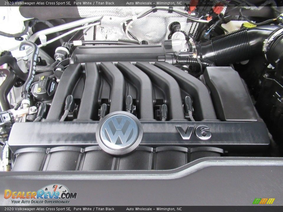 2020 Volkswagen Atlas Cross Sport SE Pure White / Titan Black Photo #6