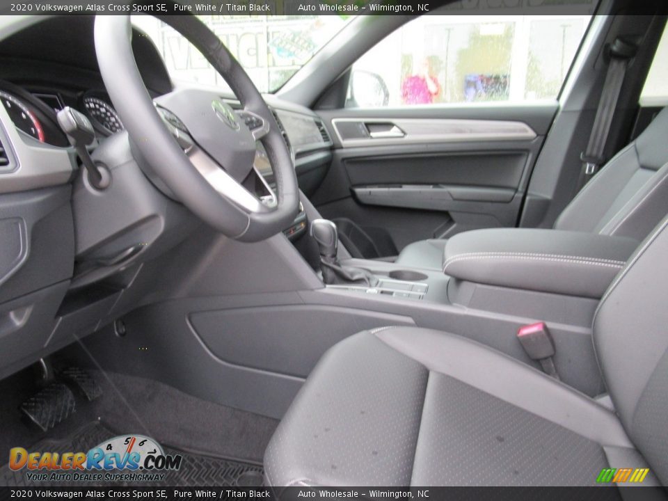 2020 Volkswagen Atlas Cross Sport SE Pure White / Titan Black Photo #10