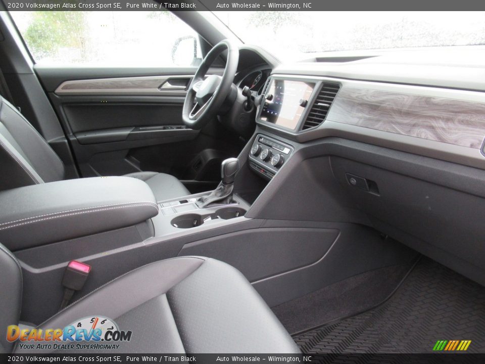 2020 Volkswagen Atlas Cross Sport SE Pure White / Titan Black Photo #12