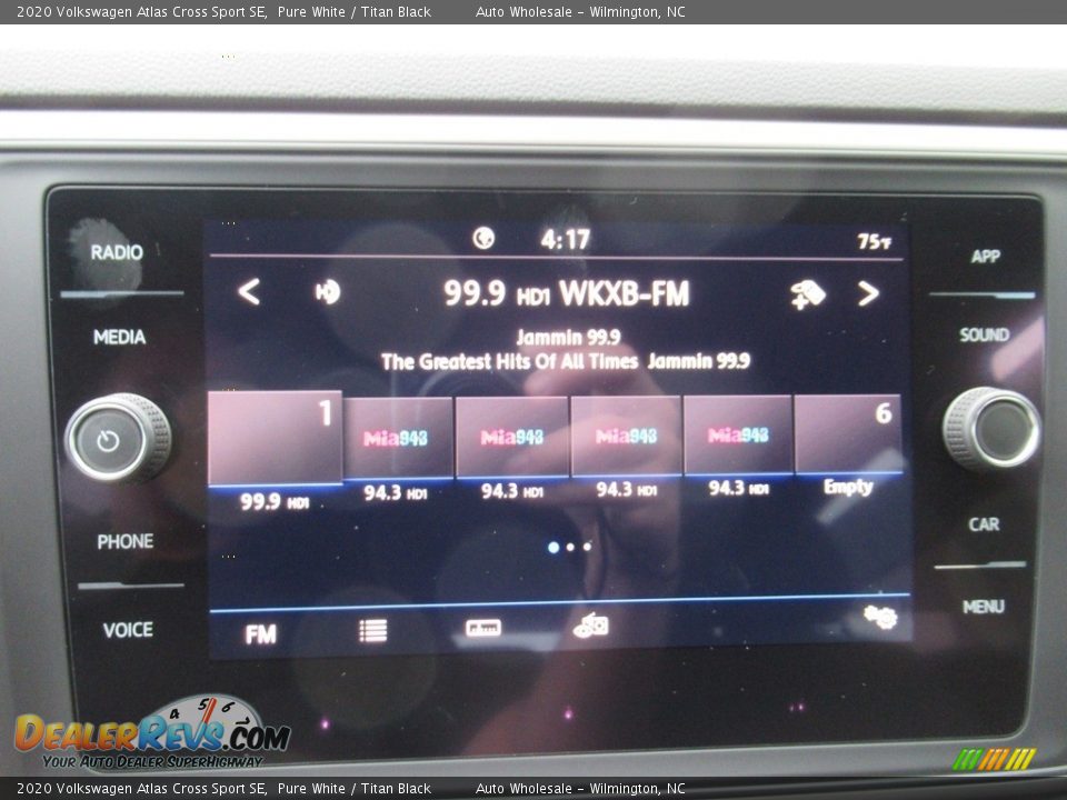 2020 Volkswagen Atlas Cross Sport SE Pure White / Titan Black Photo #16