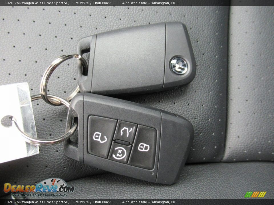 2020 Volkswagen Atlas Cross Sport SE Pure White / Titan Black Photo #20