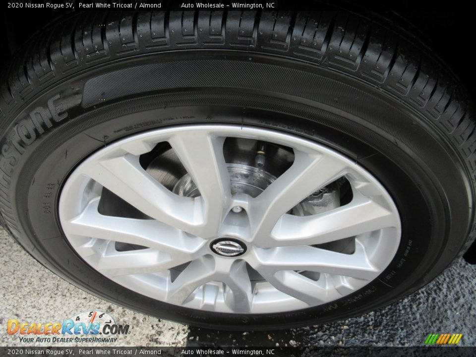 2020 Nissan Rogue SV Pearl White Tricoat / Almond Photo #7