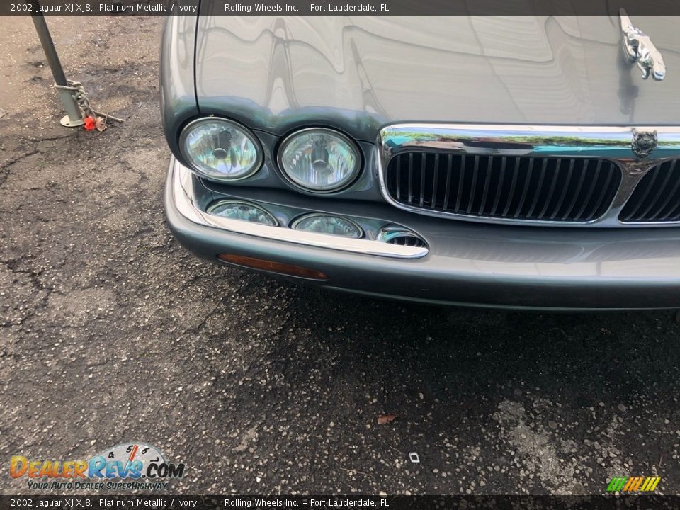 2002 Jaguar XJ XJ8 Platinum Metallic / Ivory Photo #7