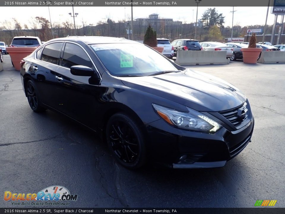 2016 Nissan Altima 2.5 SR Super Black / Charcoal Photo #11