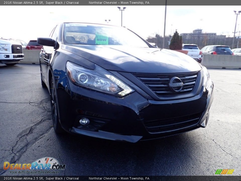 2016 Nissan Altima 2.5 SR Super Black / Charcoal Photo #12