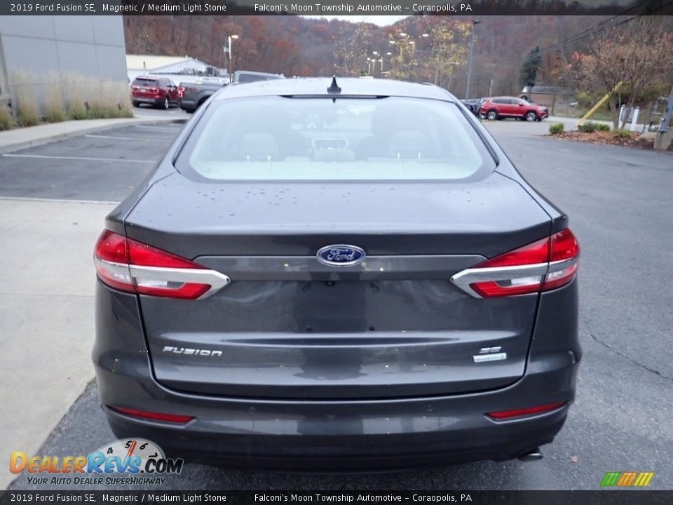 2019 Ford Fusion SE Magnetic / Medium Light Stone Photo #3