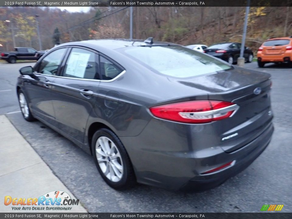 2019 Ford Fusion SE Magnetic / Medium Light Stone Photo #5