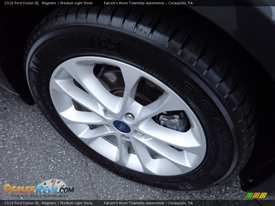 2019 Ford Fusion SE Magnetic / Medium Light Stone Photo #10