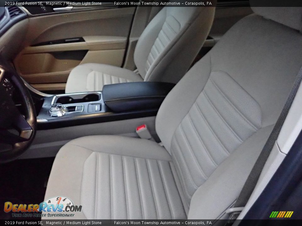 2019 Ford Fusion SE Magnetic / Medium Light Stone Photo #16