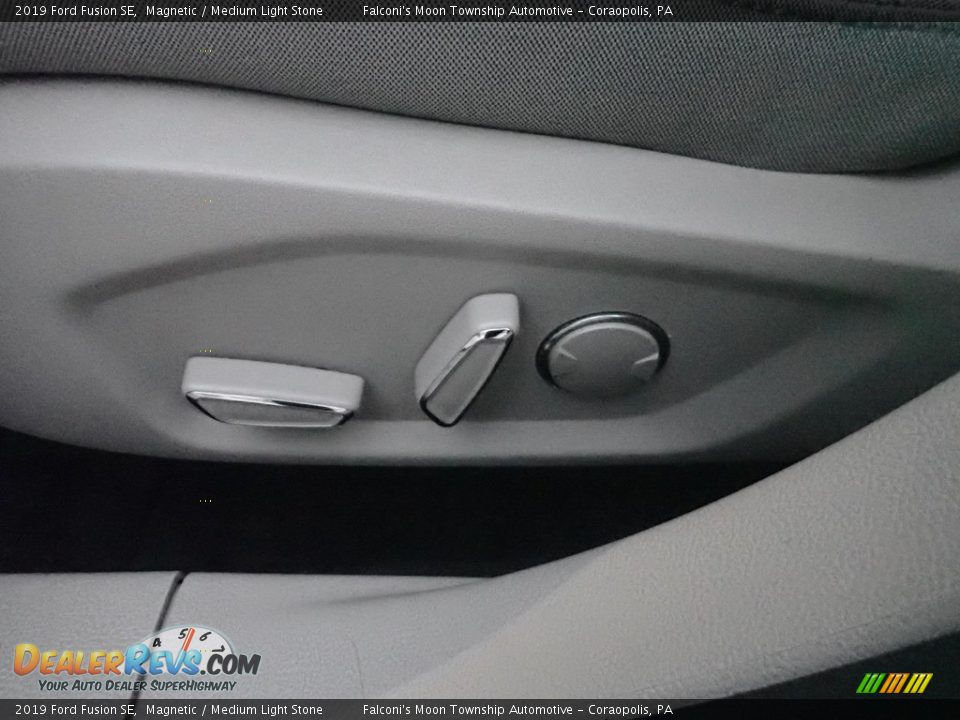 2019 Ford Fusion SE Magnetic / Medium Light Stone Photo #20