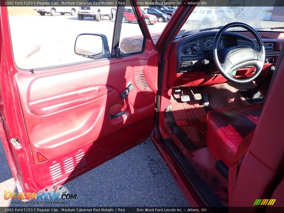 1992 Ford F150 S Regular Cab Medium Cabernet Red Metallic / Red Photo #12