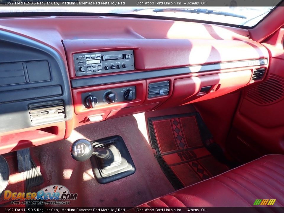 1992 Ford F150 S Regular Cab Medium Cabernet Red Metallic / Red Photo #18
