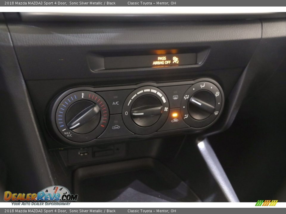 2018 Mazda MAZDA3 Sport 4 Door Sonic Silver Metallic / Black Photo #14