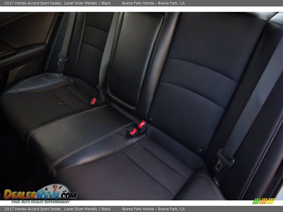 2017 Honda Accord Sport Sedan Lunar Silver Metallic / Black Photo #16