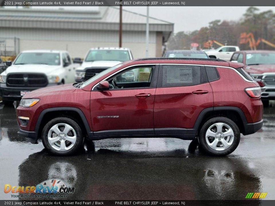 2021 Jeep Compass Latitude 4x4 Velvet Red Pearl / Black Photo #4