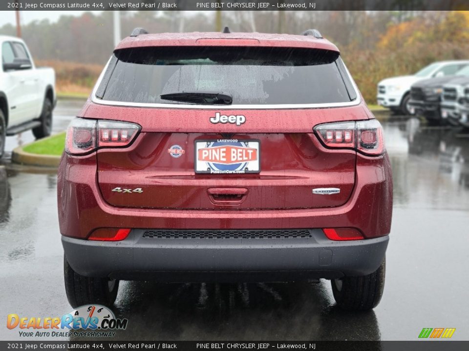 2021 Jeep Compass Latitude 4x4 Velvet Red Pearl / Black Photo #7