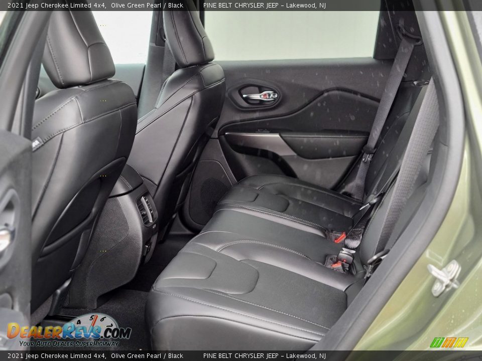 Rear Seat of 2021 Jeep Cherokee Limited 4x4 Photo #9