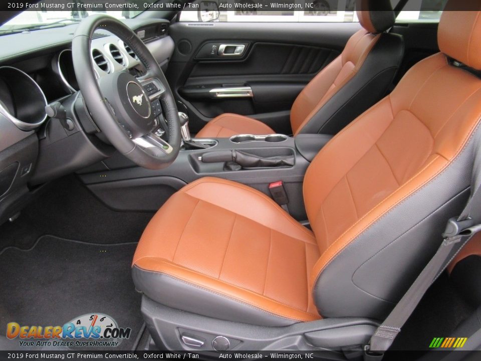 Front Seat of 2019 Ford Mustang GT Premium Convertible Photo #11