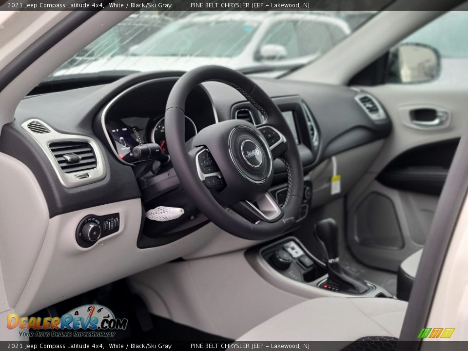 2021 Jeep Compass Latitude 4x4 White / Black/Ski Gray Photo #13