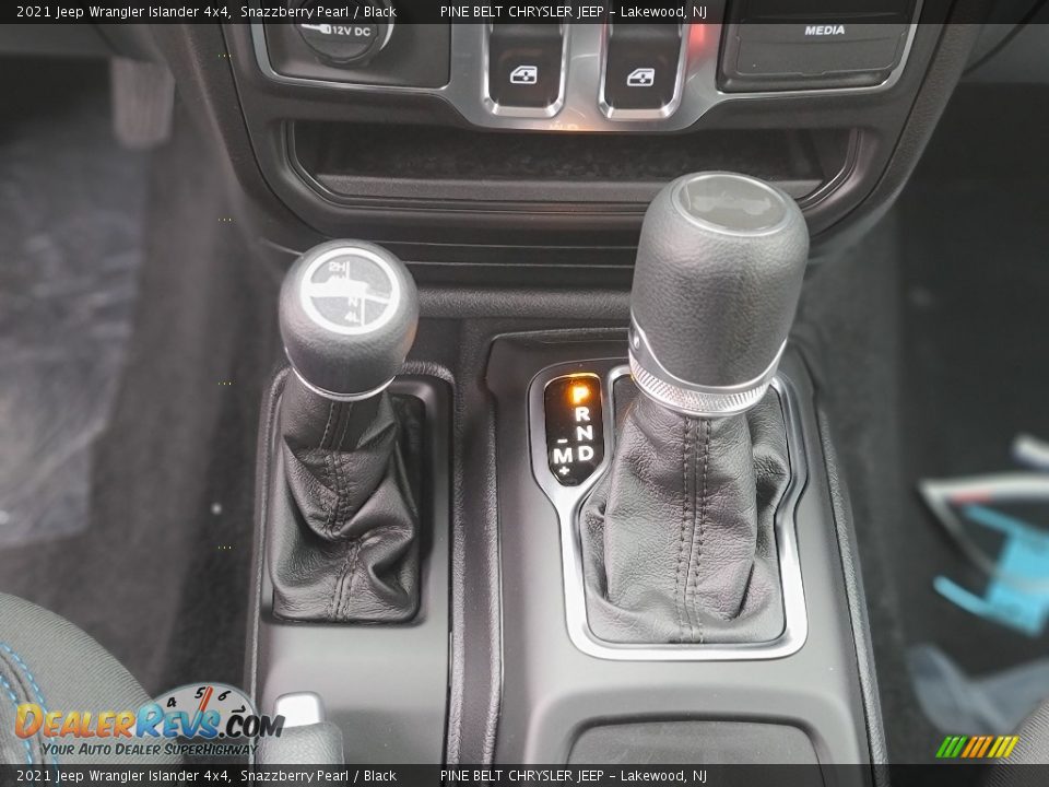 2021 Jeep Wrangler Islander 4x4 Shifter Photo #12